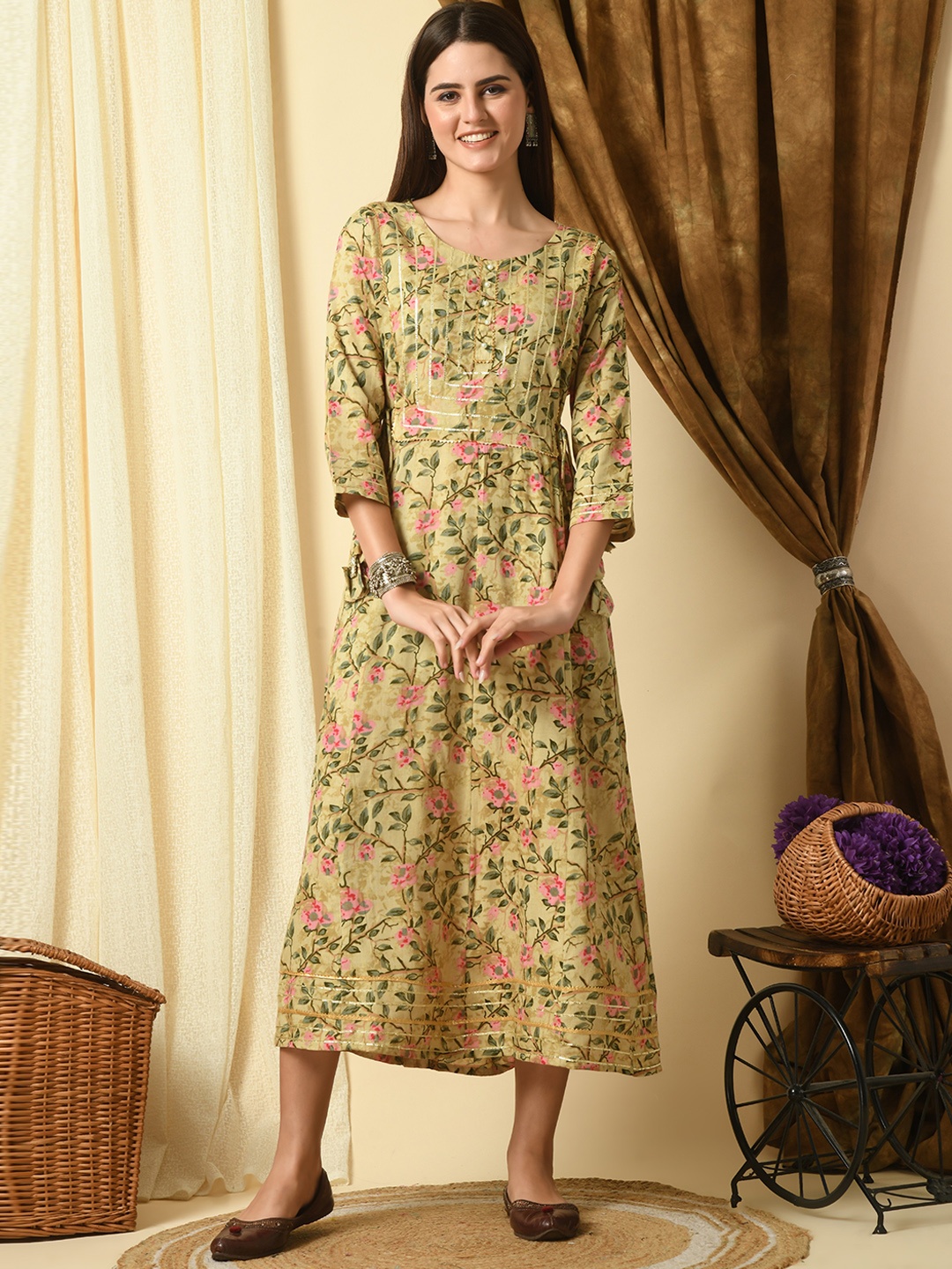 

AAYUMI Women Floral Printed Flared Sleeves Mirror Work Floral Anarkali Kurta, Yellow