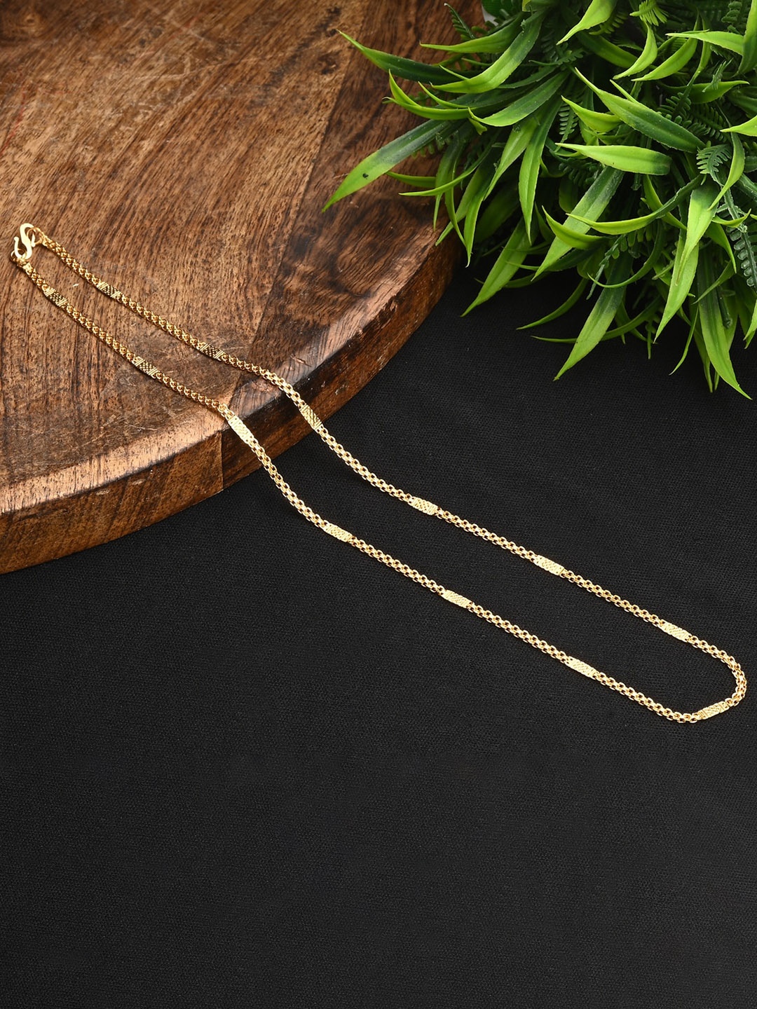

AanyaCentric Gold Plated American Diamond Studded Jewellery Set
