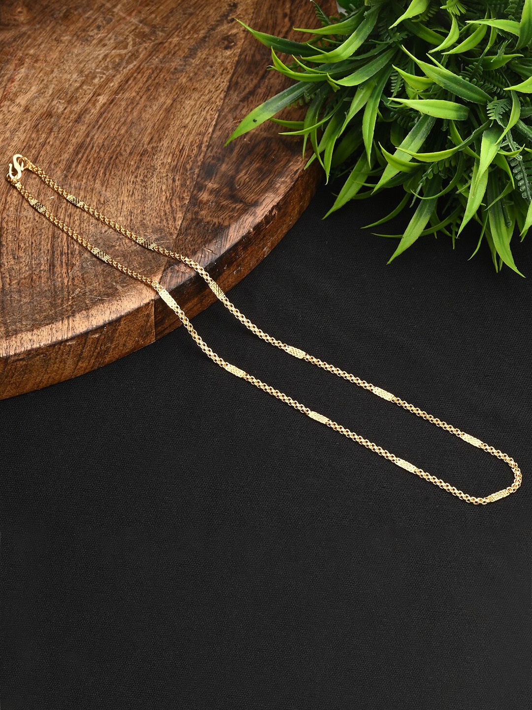 

AanyaCentric Gold-Plated AD Studded Jewellery Set