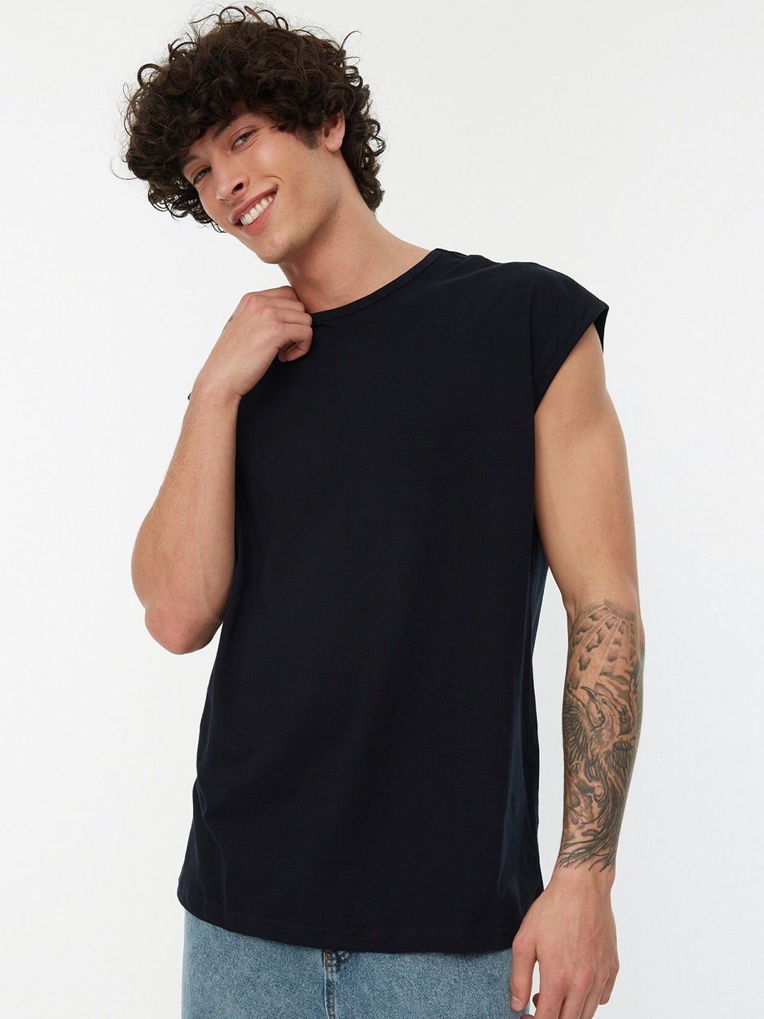 

Trendyol Round Neck Extended Sleeves Cotton T-shirt, Navy blue