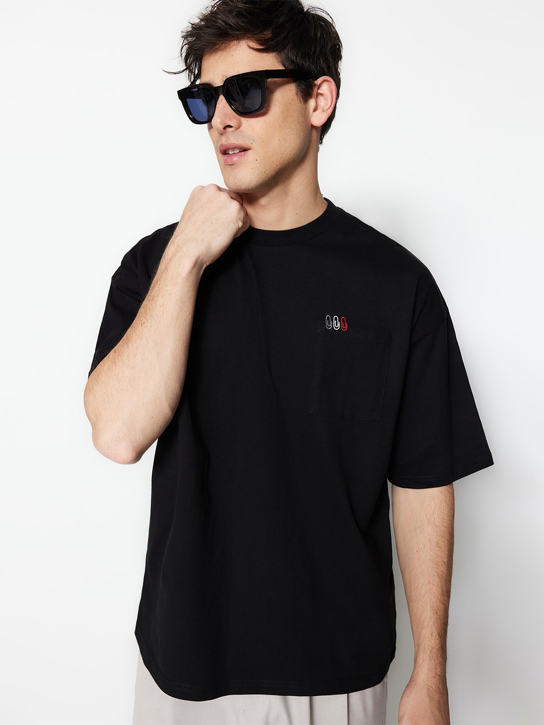 

Trendyol Pure Cotton Drop-Shoulder Oversized Sleeves T-shirt, Black