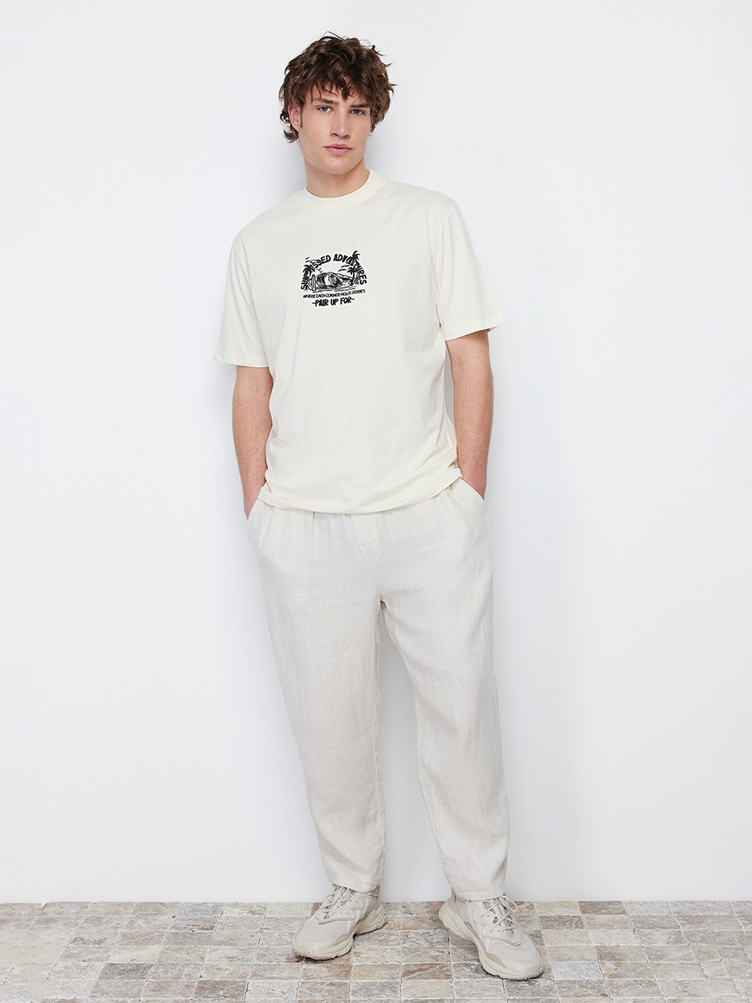 

Trendyol Graphic Printed Drop-Shoulder Sleeves Pure Cotton T-shirt, White