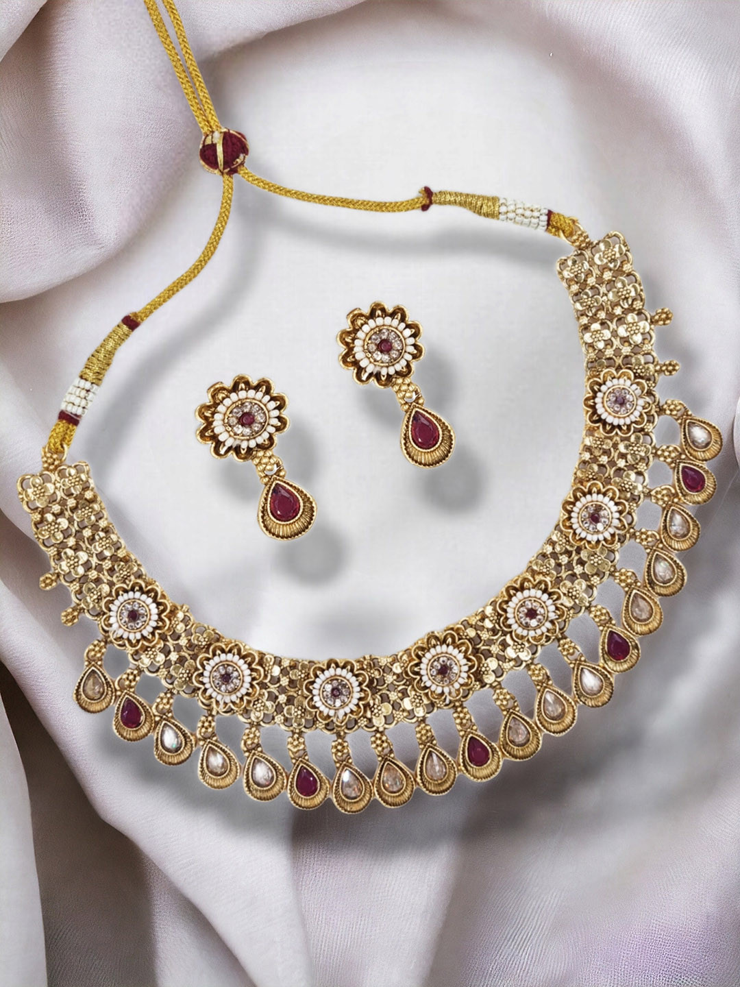 

Anouk Gold Plated Kundan Studded Jewellery Set