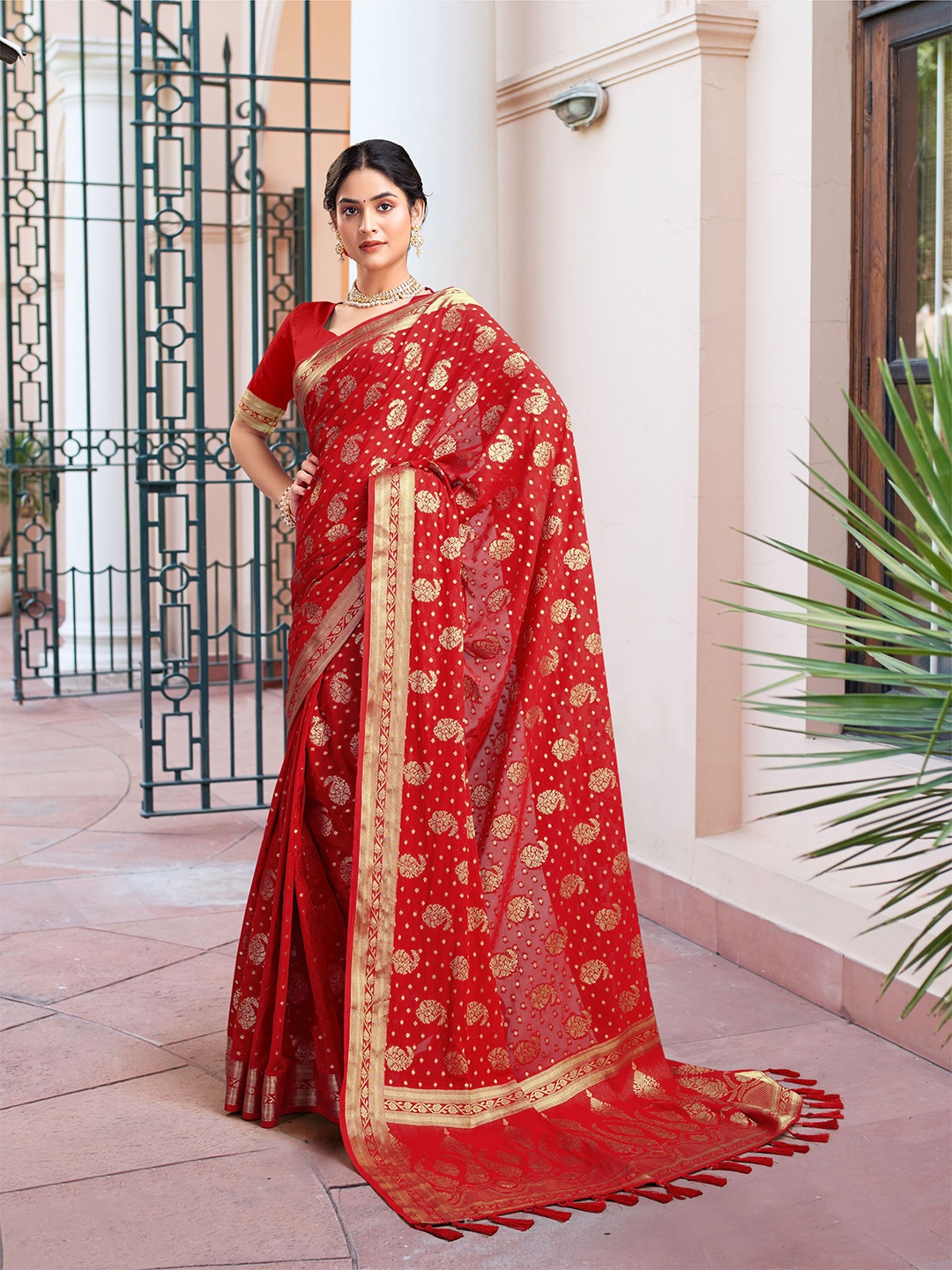 

FLOURIOUS Ethnic Motifs Woven Design Zari Pure Georgette Banarasi Saree, Red