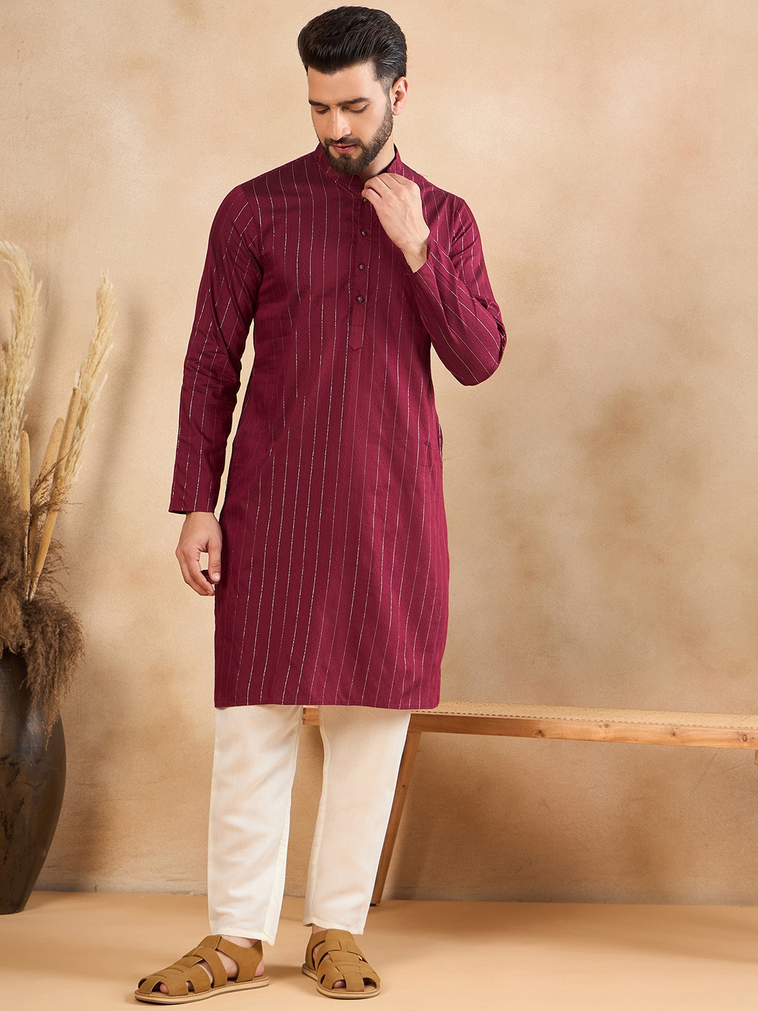 

HERE&NOW Men Striped Flared Sleeves Thread Work Kurta, Maroon