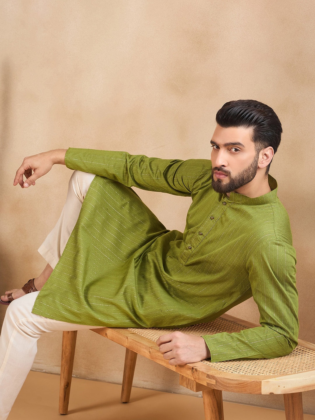

HERE&NOW Men Flared Sleeves Thread Work Kurta, Green