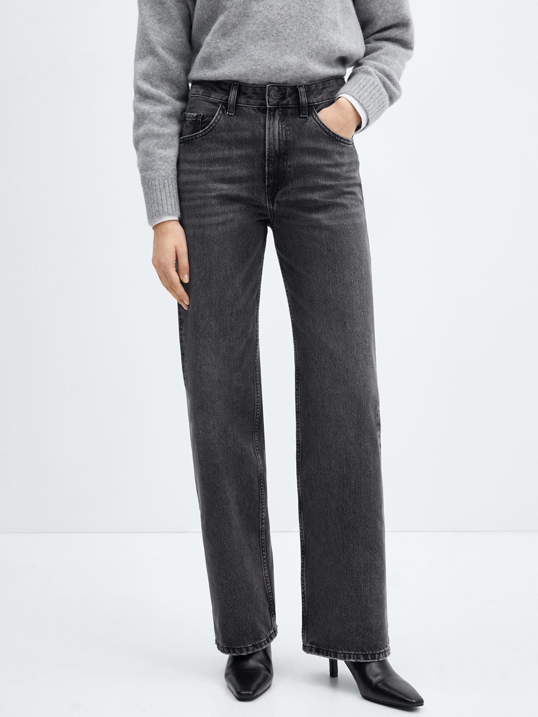 

MANGO Women Cotton Straight Fit Light Fade Jeans, Charcoal