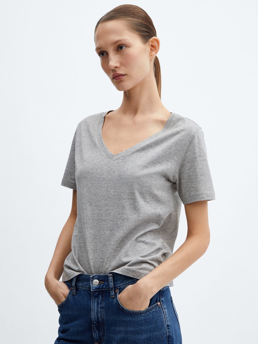 

MANGO V-Neck Solid T-shirt, Grey melange