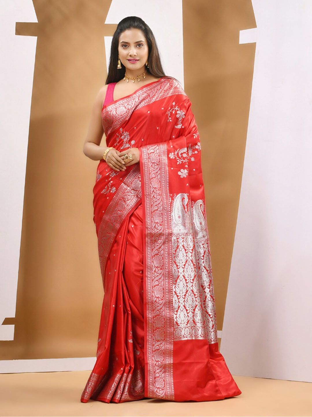 

Charukriti Floral Woven Design Zari Banarasi Saree, Red