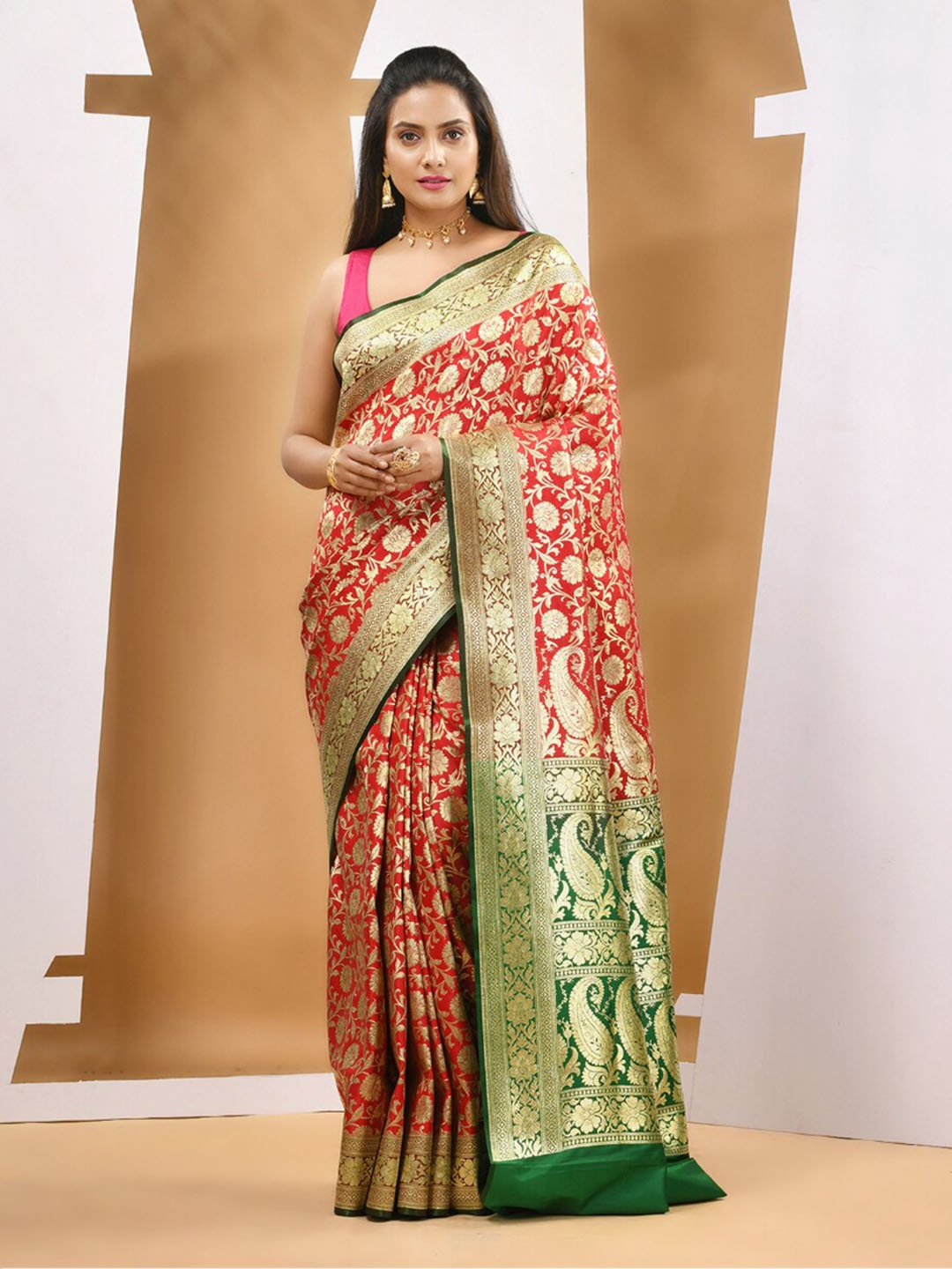 

Charukriti Ethnic Motifs Woven Designs Zari Banarasi Saree, Red