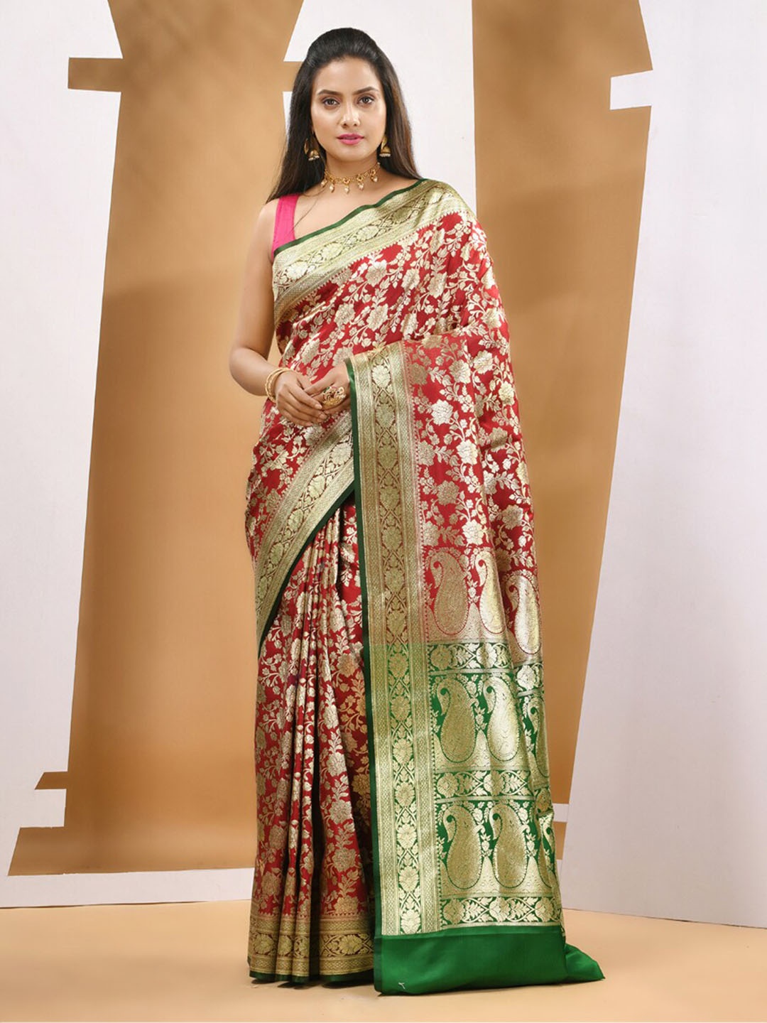 

Charukriti Ethnic Motifs Woven Design Zari Banarasi Saree, Red