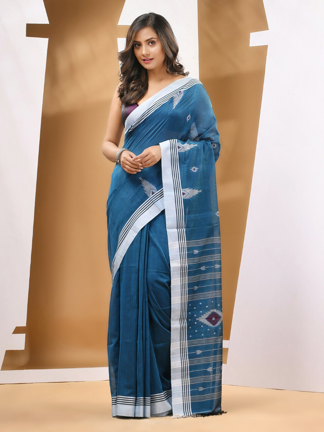 

Charukriti Ethnic Motifs Woven Design Pure Cotton Saree, Blue