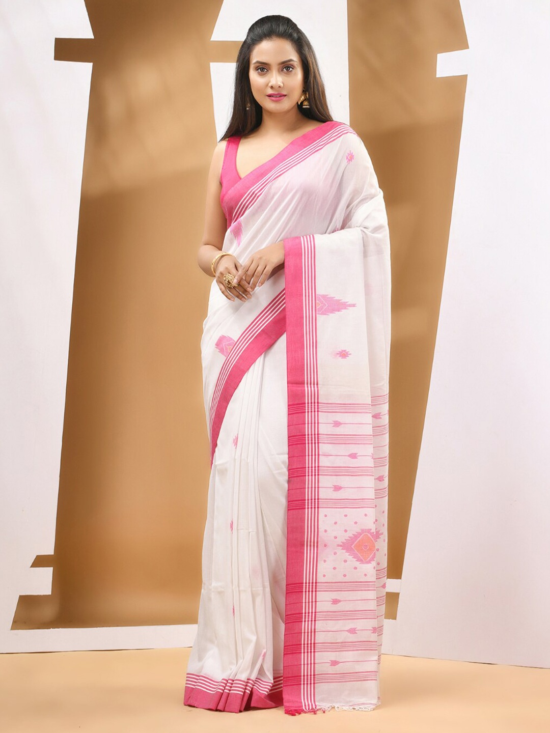 

Charukriti Ethnic Motifs Woven Design Pure Cotton Saree, White