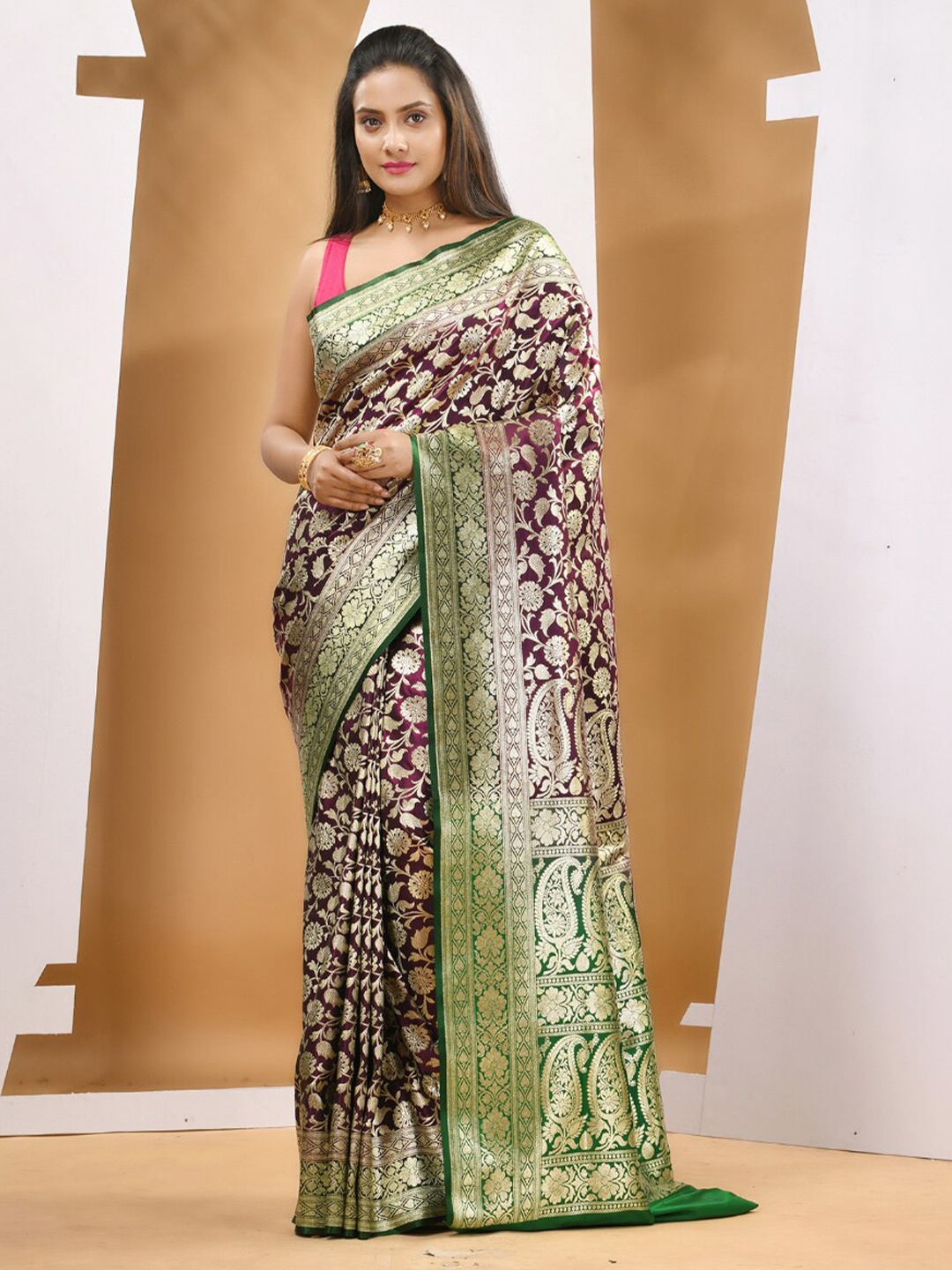 

Charukriti Ethnic Motifs Woven Design Zari Banarasi Saree, Purple