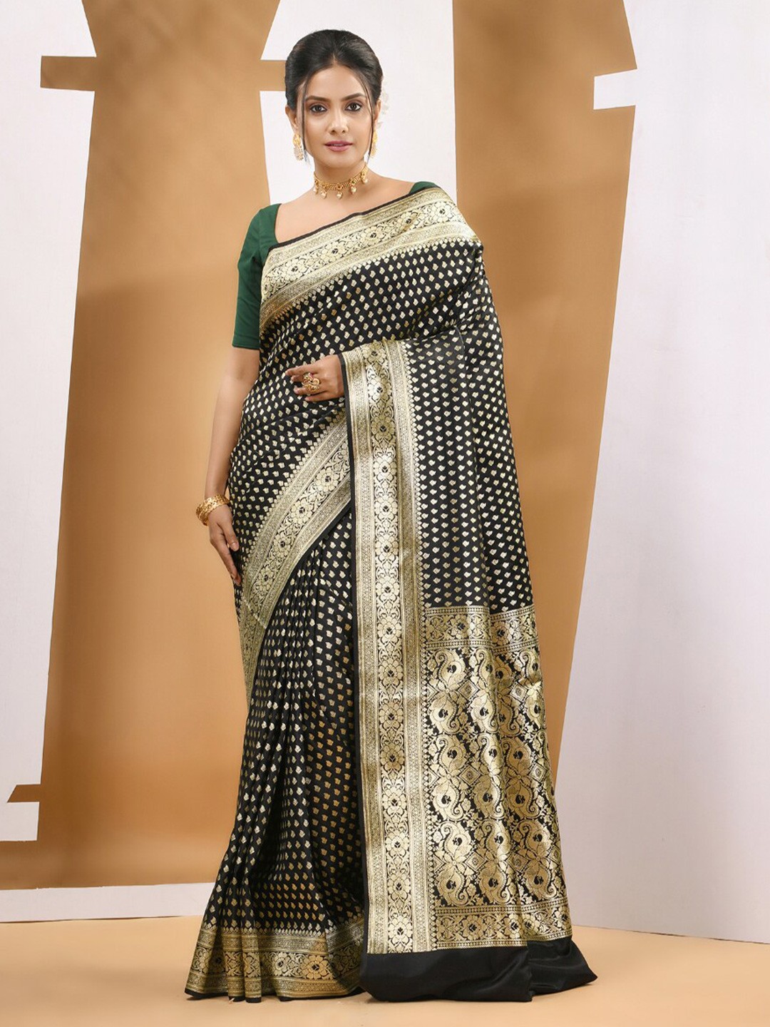 

Charukriti Ethnic Motifs Woven Design Zari Banarasi Saree, Black