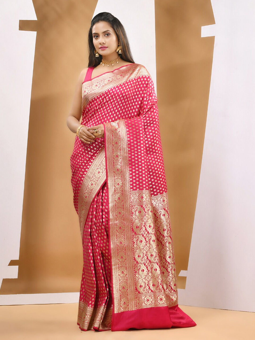 

Charukriti Ethnic Motifs Woven Design Banarasi Saree, Fuchsia