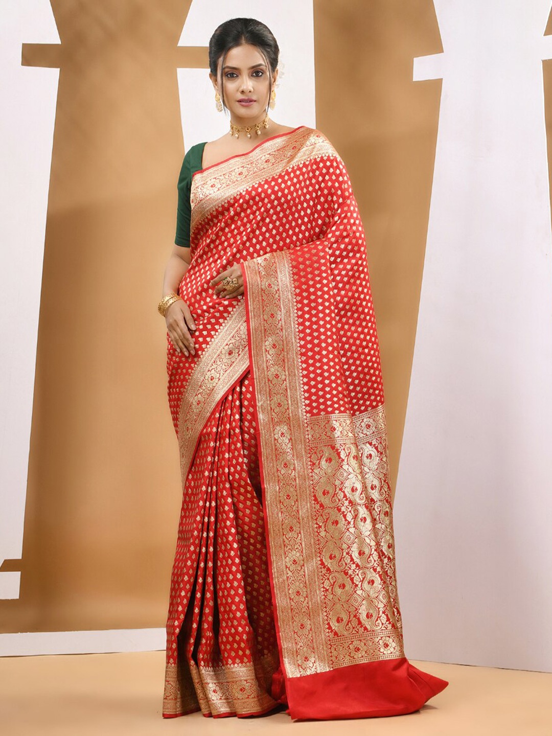 

Charukriti Ethnic Motifs Woven Design Zari Banarasi Saree, Red