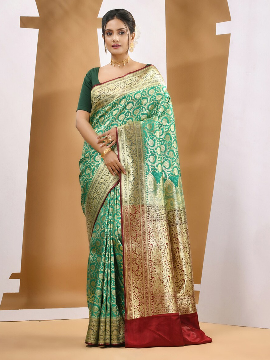 

Charukriti Ethnic Motifs Woven Design Zari Banarasi Saree, Green