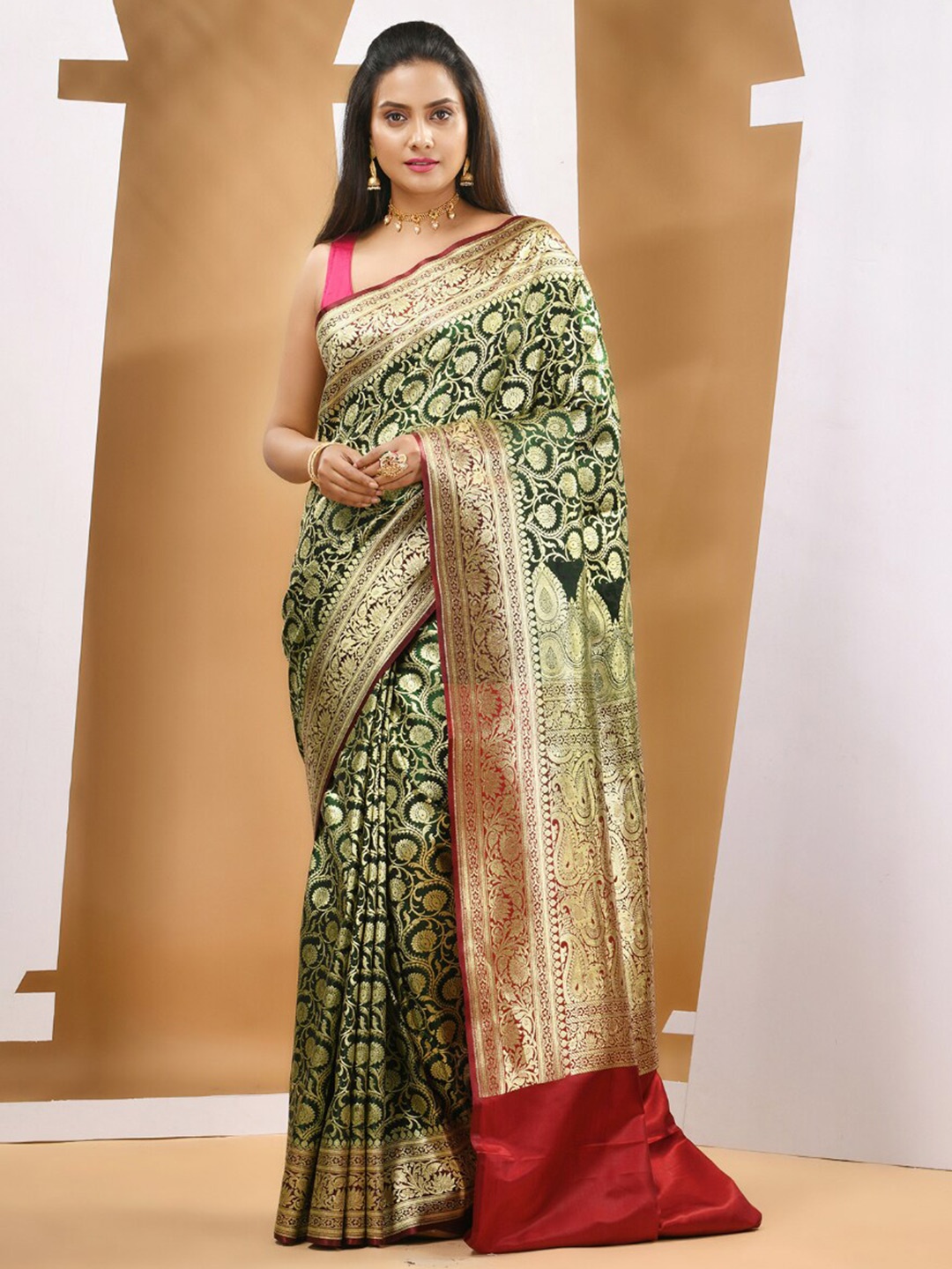 

Charukriti Floral Woven Design Zari Banarasi Saree, Green