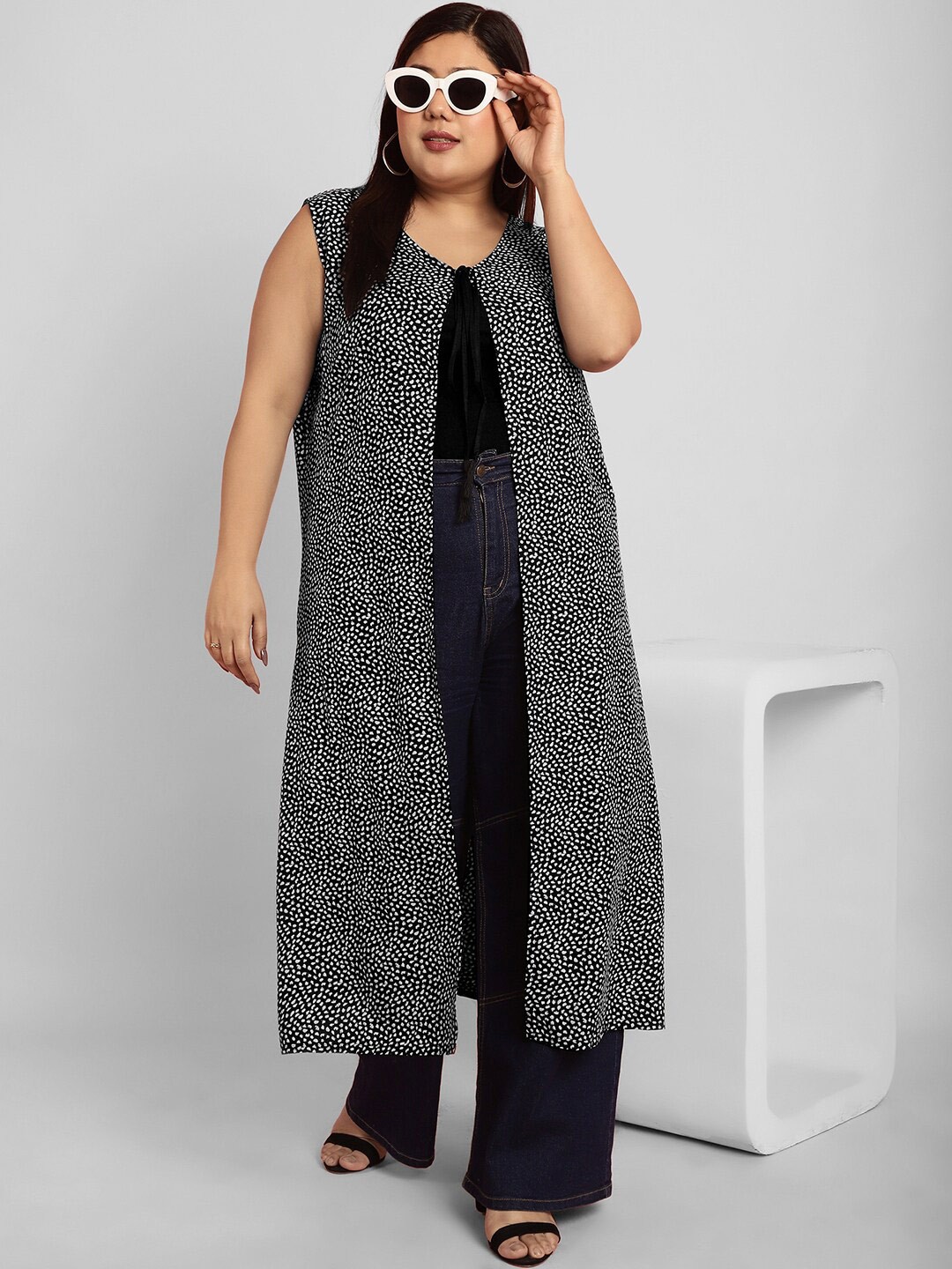 

urSense Plus Size Abstract Printed Longline Tie-Up Shrug, Black