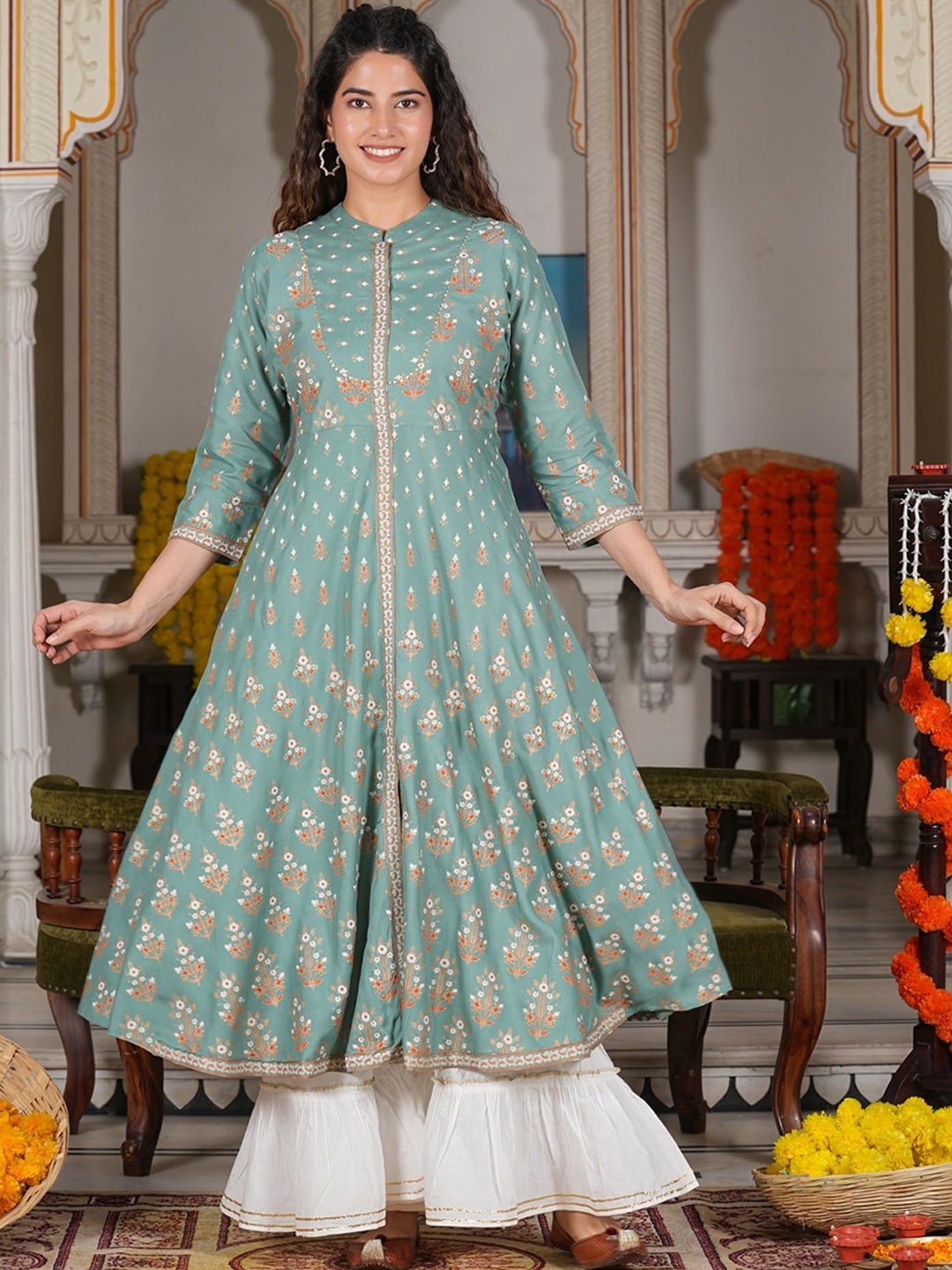 

KALINI Women Floral Printed Mirror Work Kurta, Green