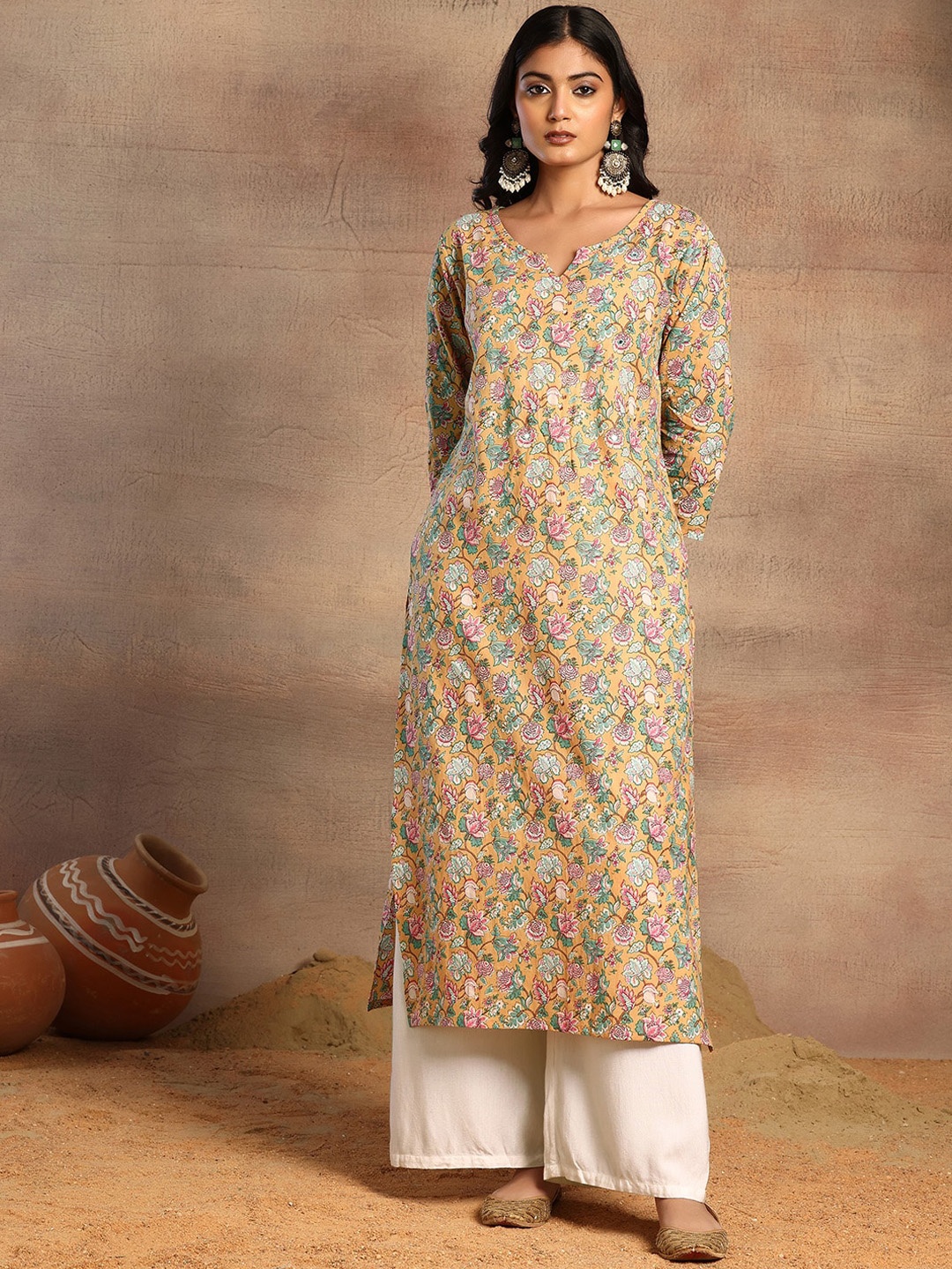 

INDYA Floral Printed Notched Neck Pure Cotton Straight Kurta, Yellow