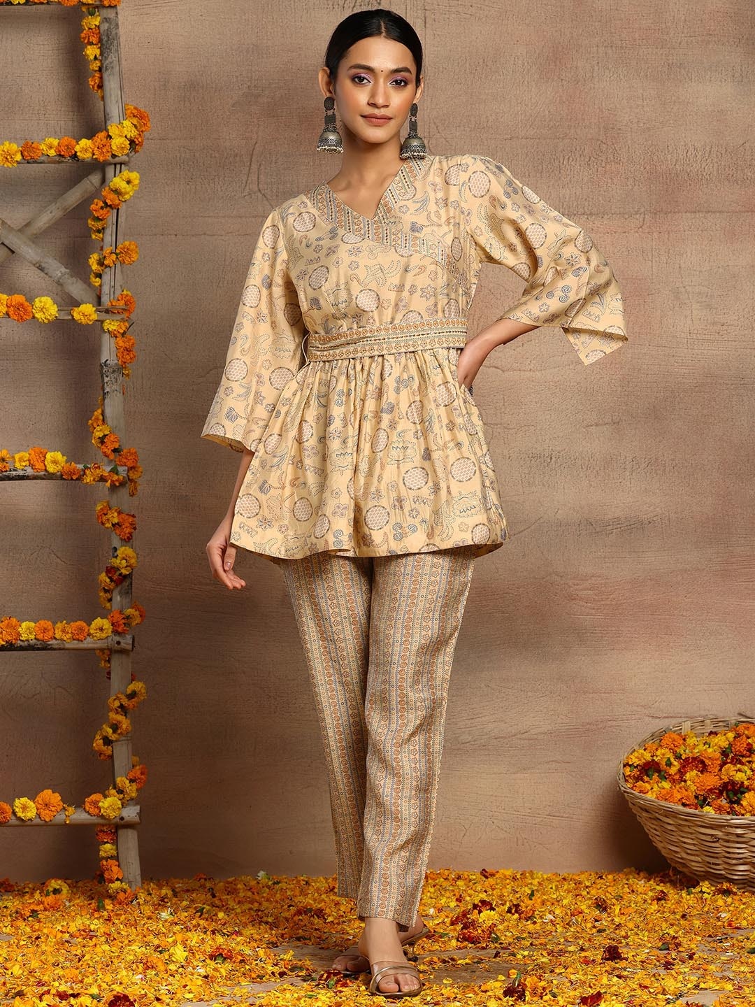 

INDYA Ethnic Motif Printed V-Neck A-Line Kurti With Trousers, Beige