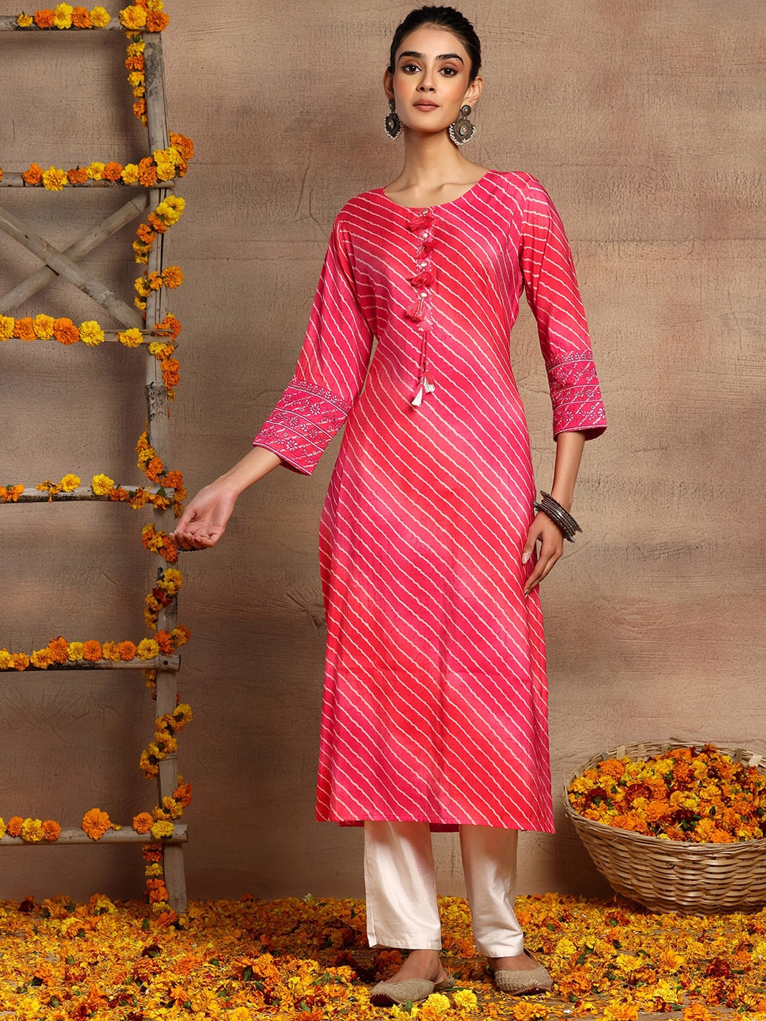 

INDYA Leheriya Printed Round Neck Straight Kurta, Pink