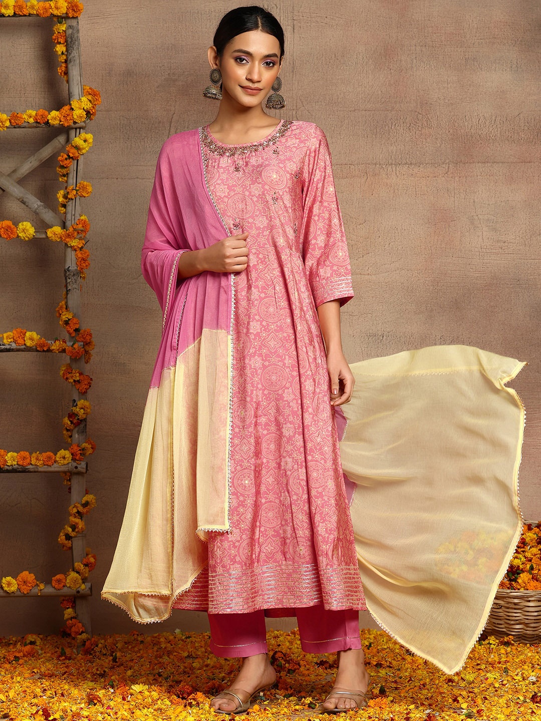 

INDYA Floral Printed Round Neck Anarkali Kurta Trousers & Dupatta, Pink