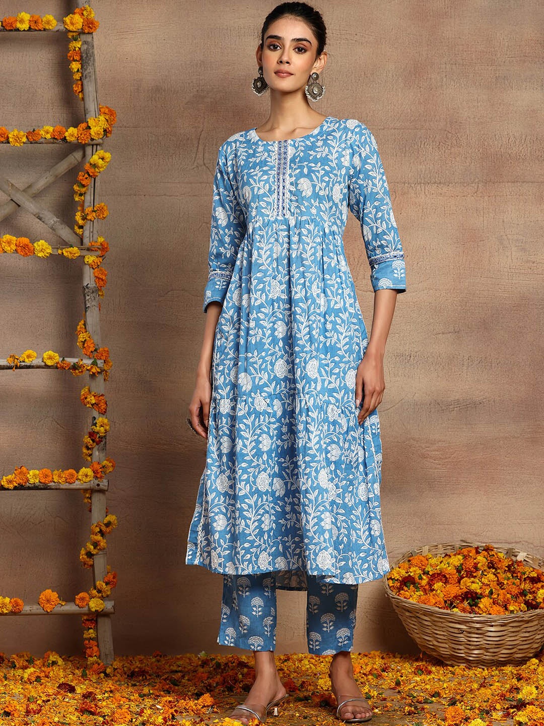 

INDYA Floral Printed Pure Cotton A-Line Kurta With Trouser, Blue