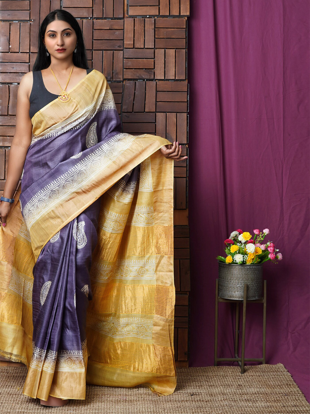 

Unnati Silks Ethnic Motifs Zari Pure Silk Handloom Tussar Saree, Grey