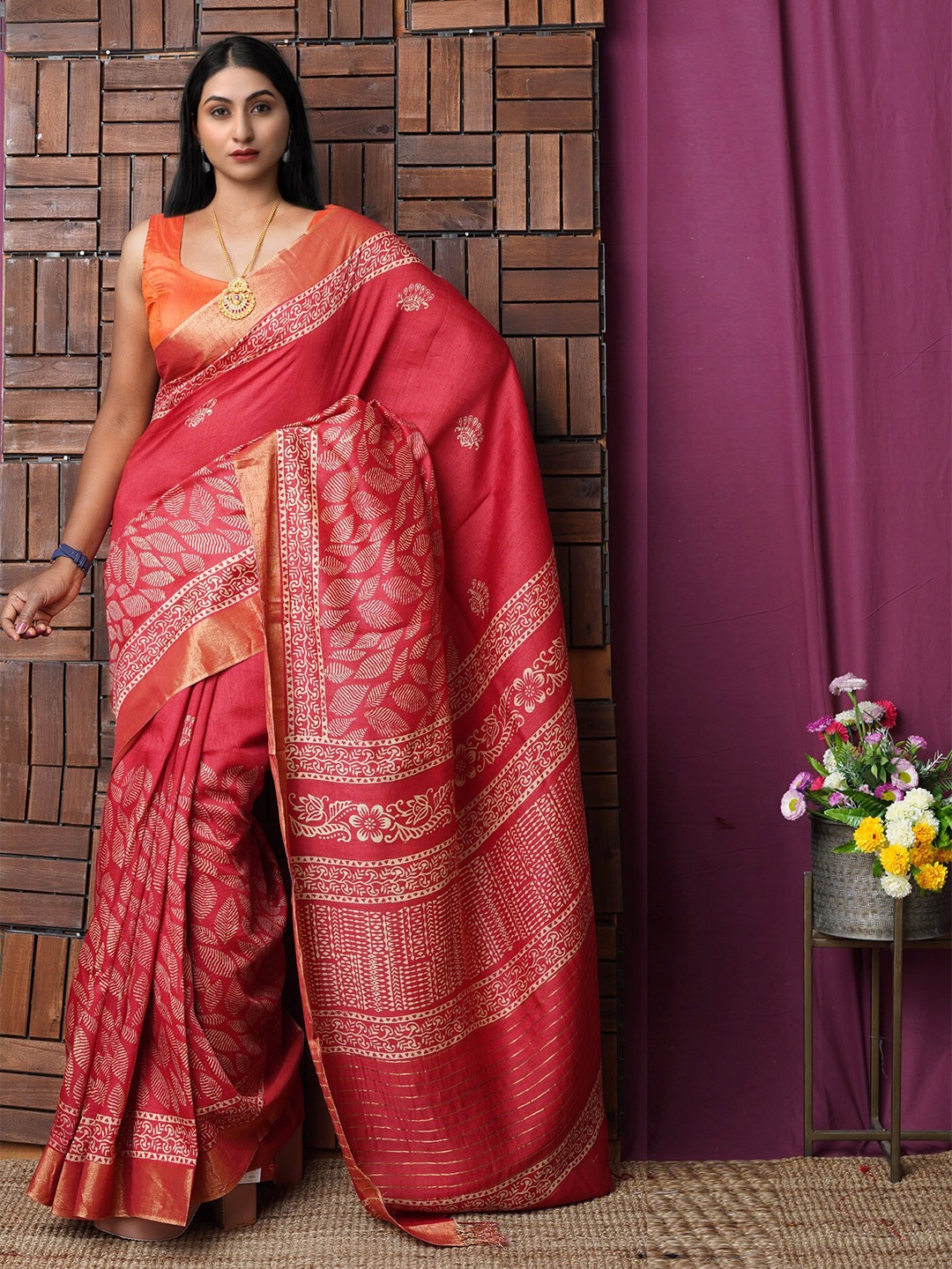 

Unnati Silks Batik Printed Zari Pure Silk Handloom Murshidabad silk Saree, Red