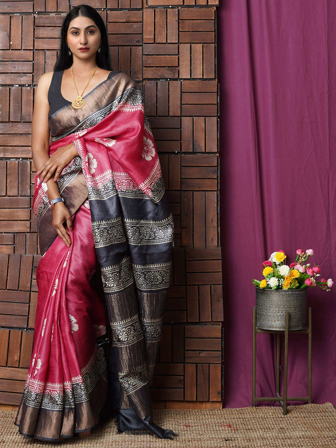 

Unnati Silks Floral Printed Zari Handloom Pure Silk Tussar Saree, Pink