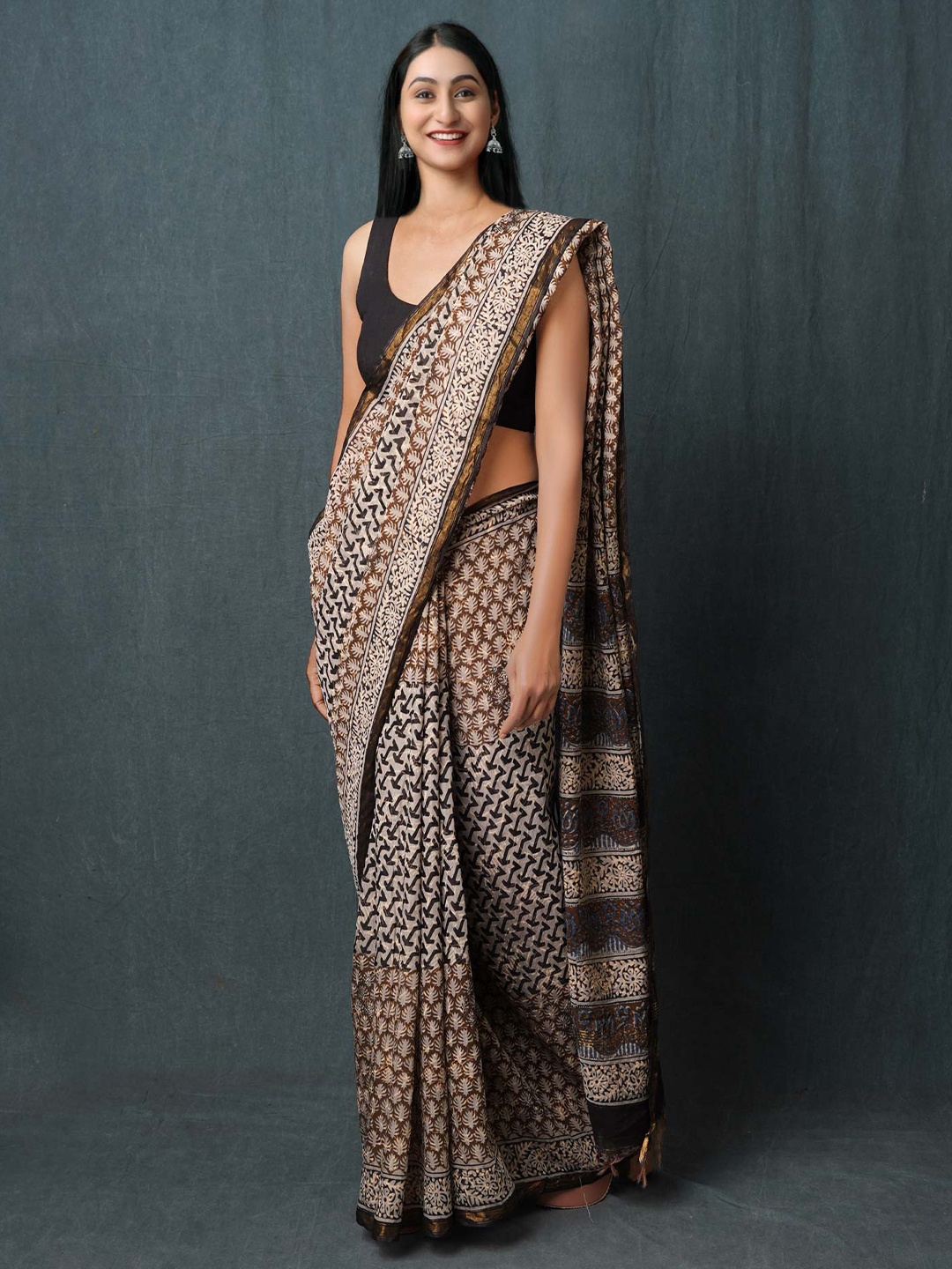 

Unnati Silks Ethnic Motifs Printed Zari Handloom Chanderi Saree, White