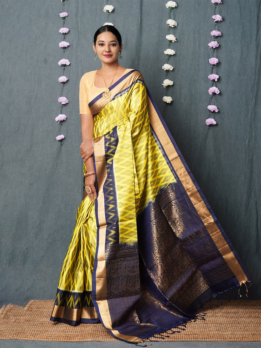 

Unnati Silks Zari Pure Silk Handloom Pochampally Saree, Yellow