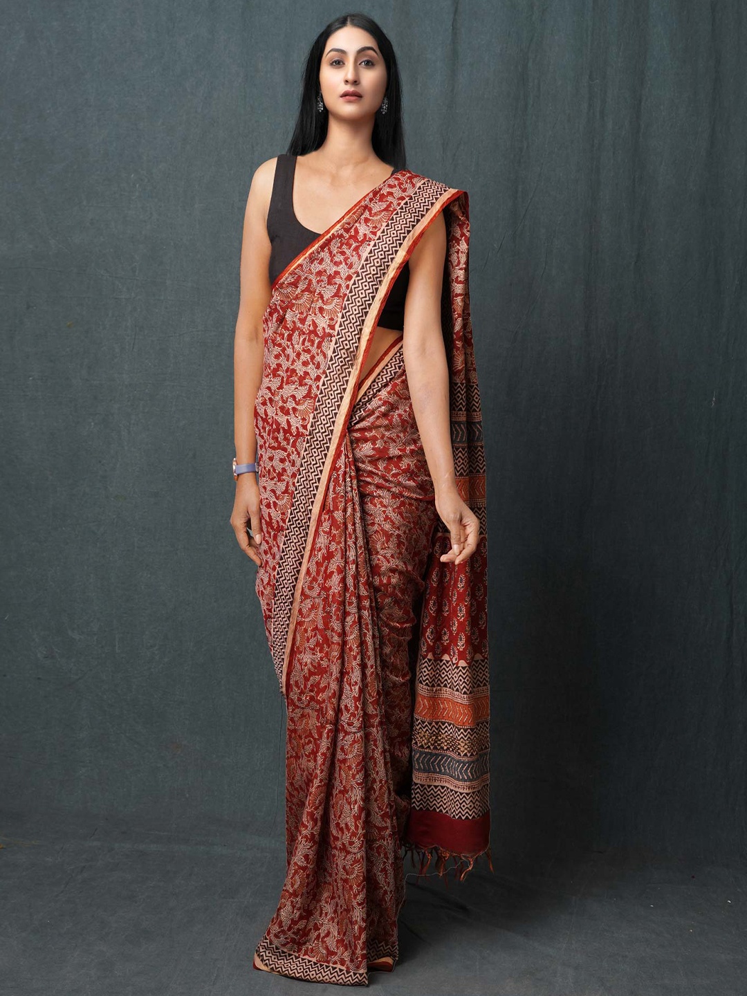 

Unnati Silks Embellished Silk Cotton Handloom Chanderi Saree, Red