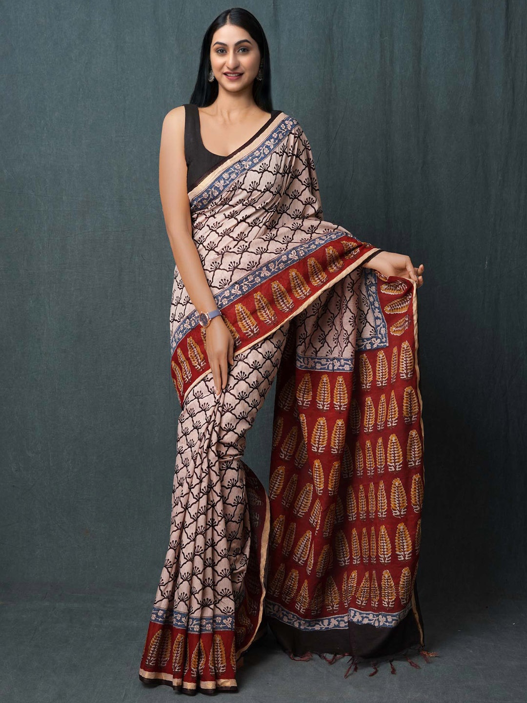 

Unnati Silks Ethnic Motifs Printed Zari Handloom Chanderi Saree, Beige