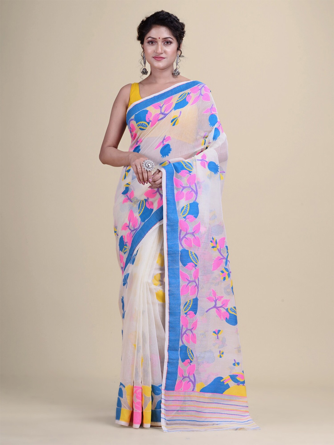 

Laa Calcutta Floral Woven Design Pure Cotton Jamdani Saree, White