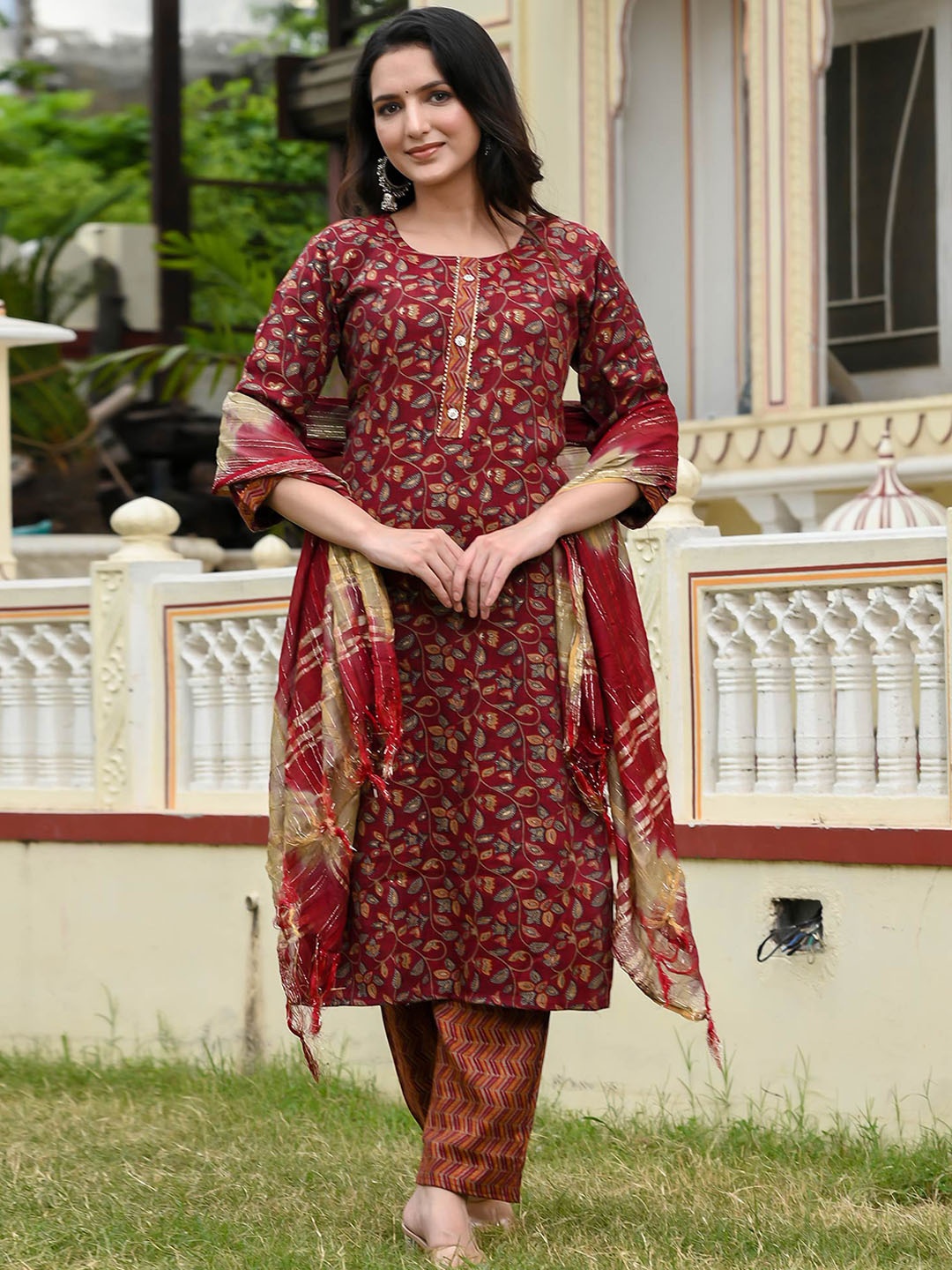 

KALINI Floral Printed Gotta Patti Detailed Straight Kurta & Trouser With Dupatta, Maroon