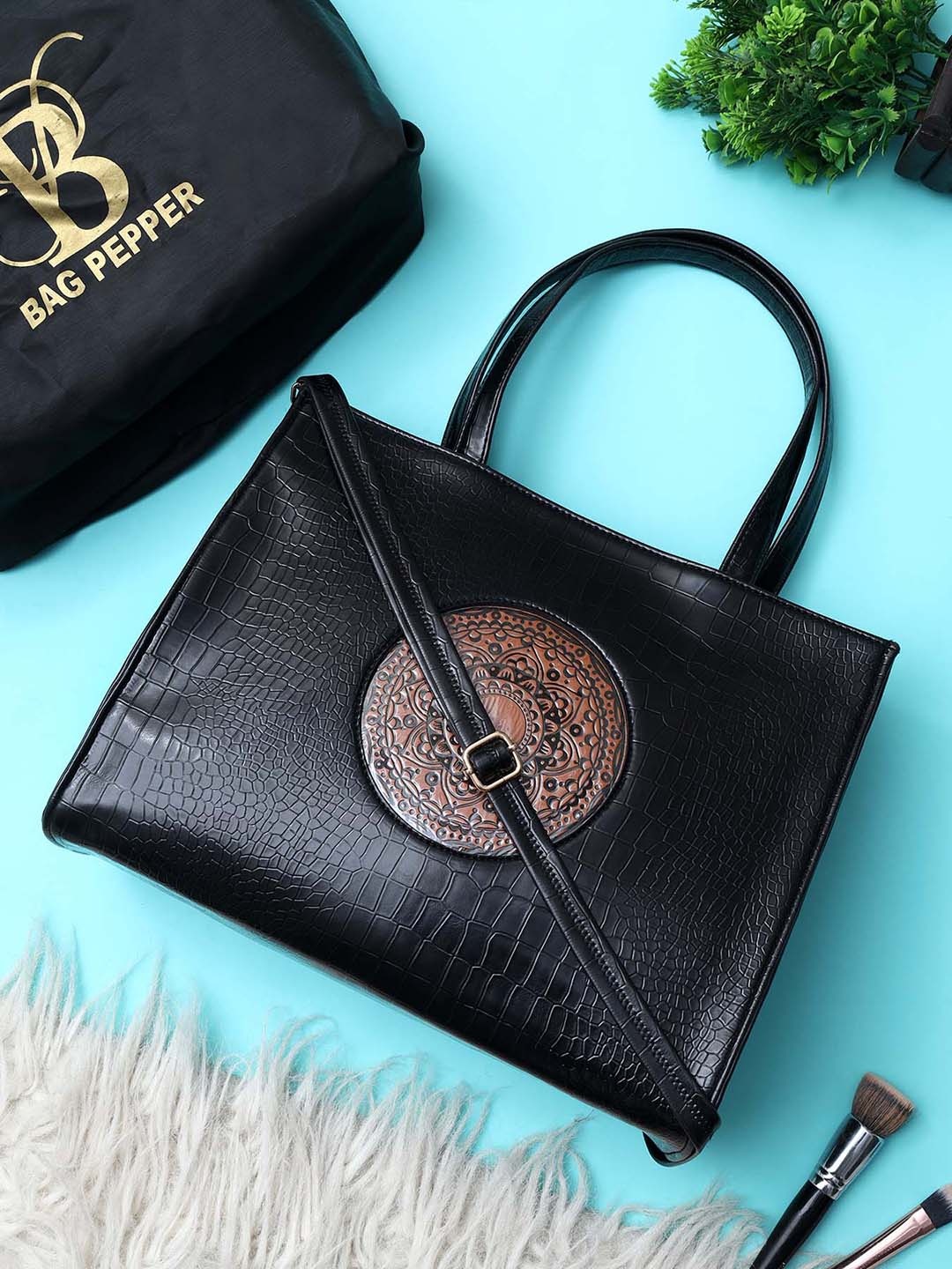 

Bag Pepper Embellished PU Structured Hobo Bag, Black