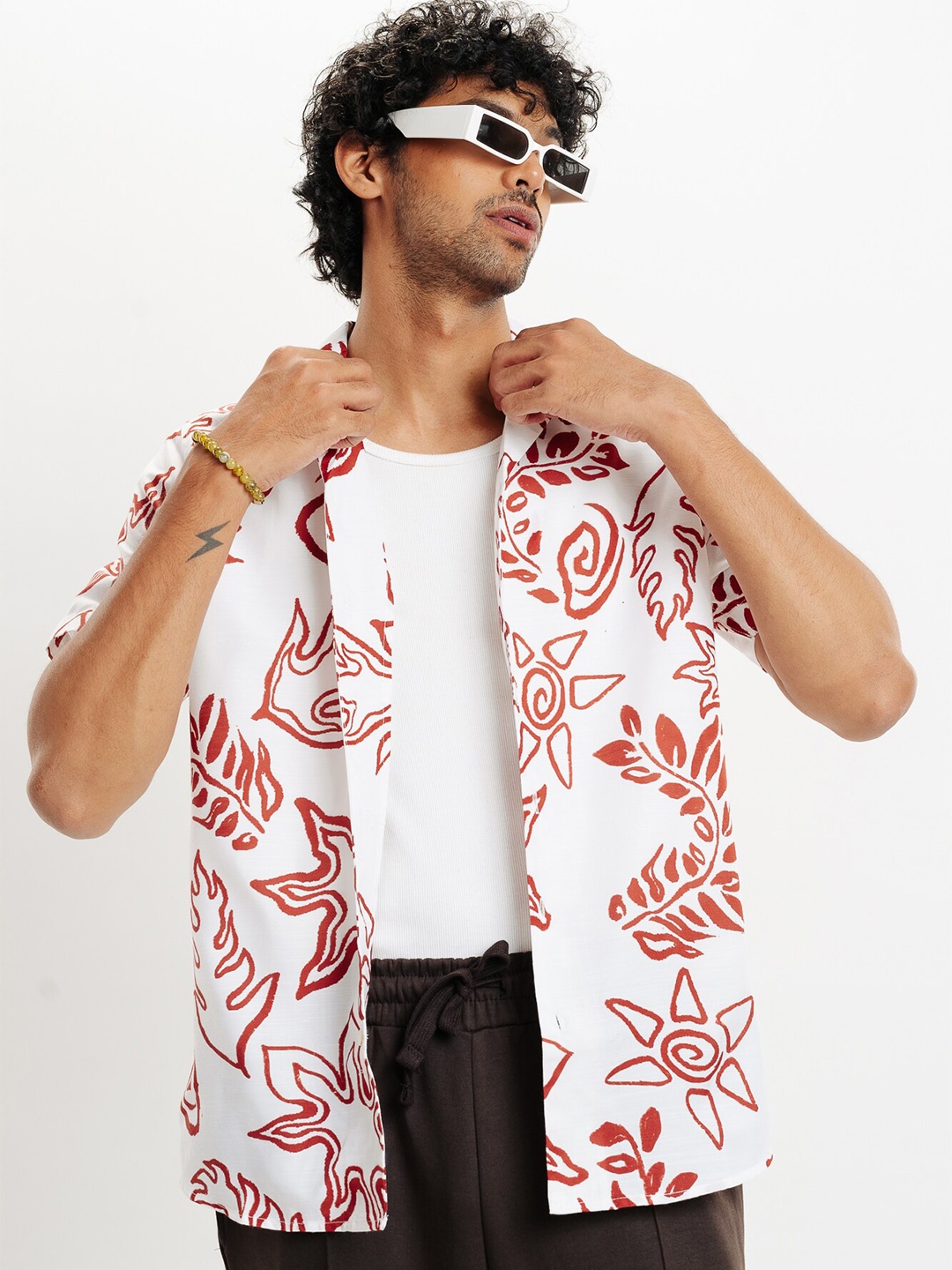 

FREAKINS Floral Printed Casual Shirt, White