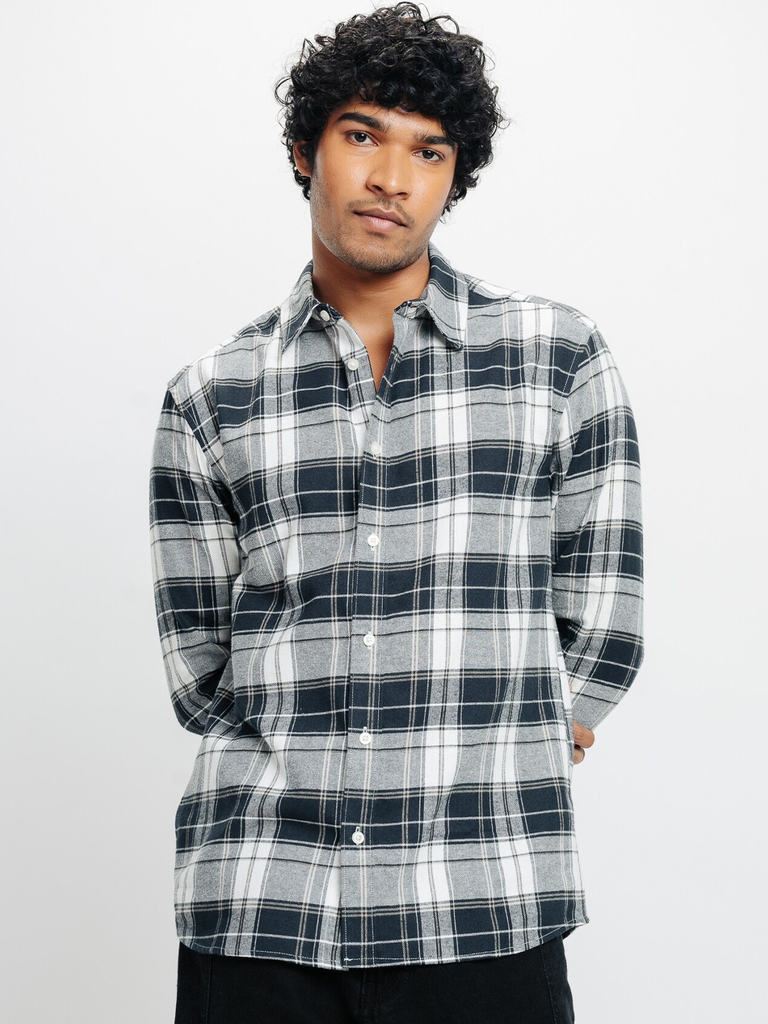 

FREAKINS Tartan Checks Spread Collar Cotton Regular Fit Casual Shirt, White