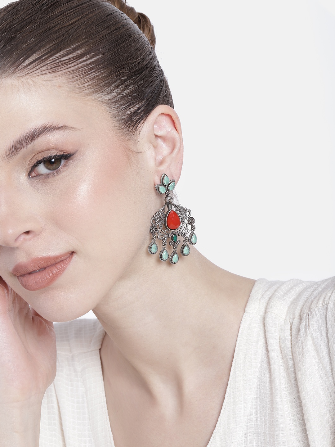 

AITIHYA Silver-Plated Artificial Stones Contemporary Drop Earrings