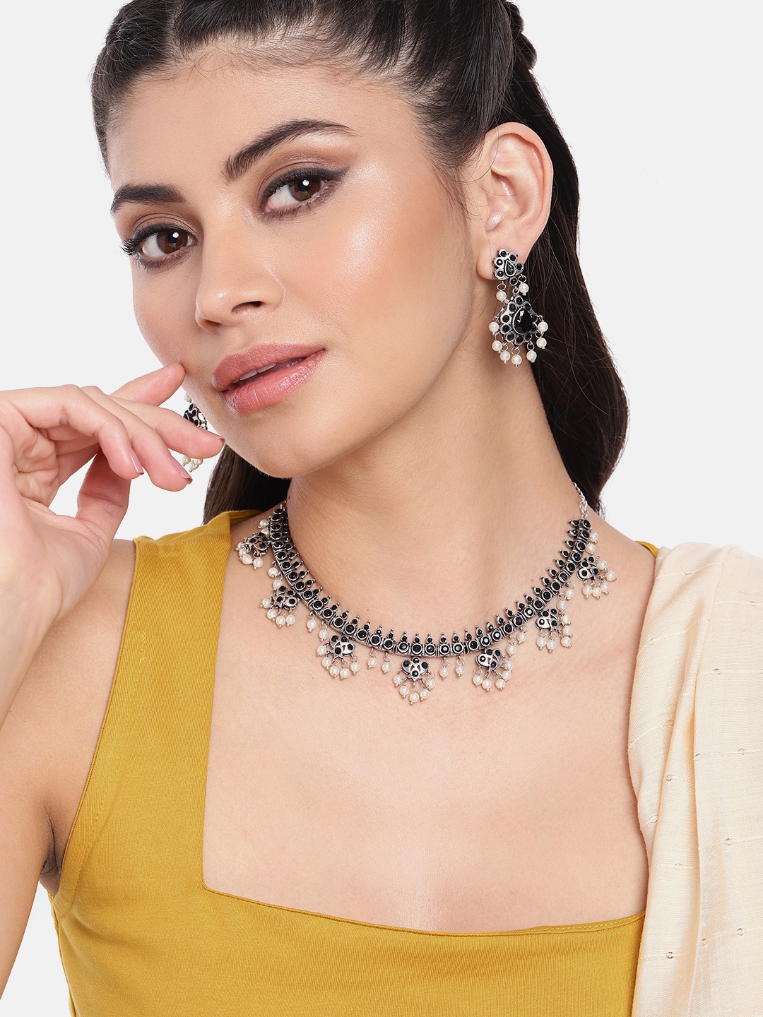 

AITIHYA Silver-Plated Oxidised Artificial Beads & Stones Jewellery Set