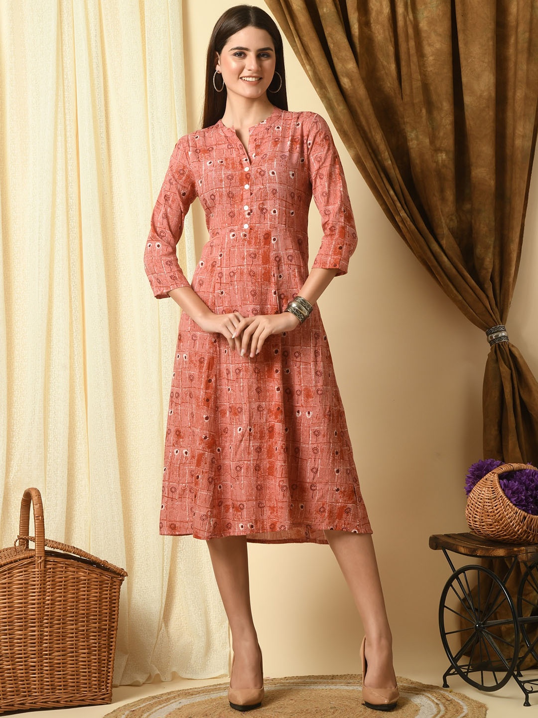 

AAYUMI Women Ethnic Motifs Thread Work Block Print Anarkali Kurta, Pink