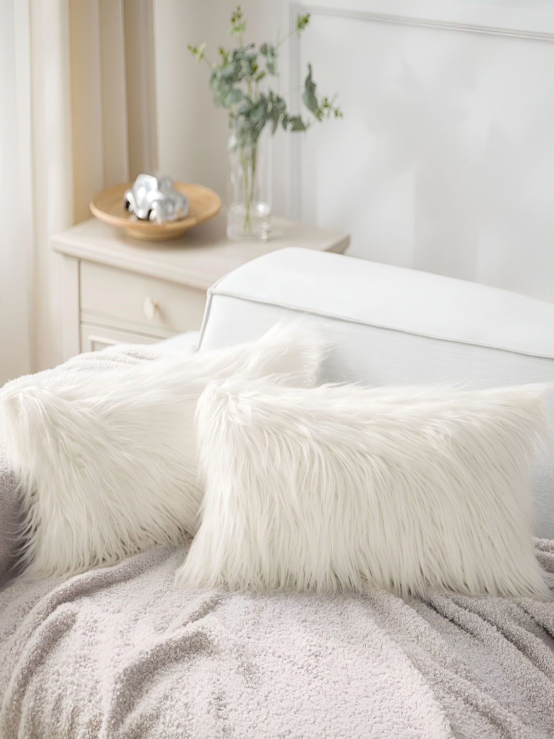 

TANLOOMS Cream-Coloured 2 Pieces Quirky Fur Rectangle Cushion Covers