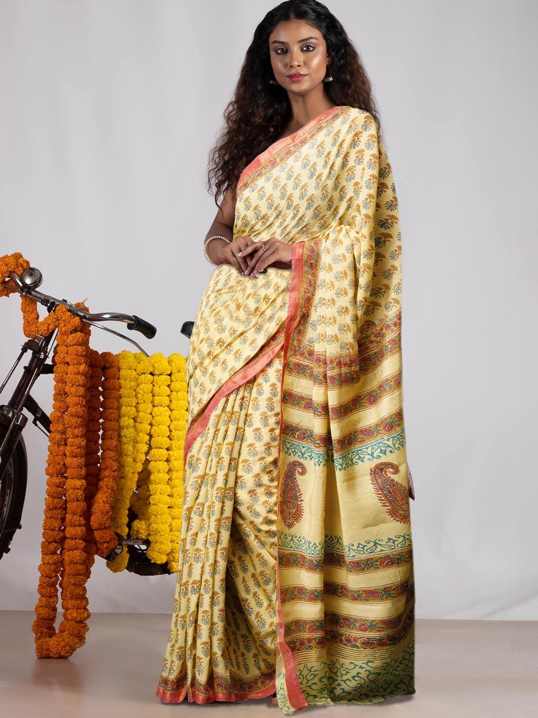 

Unnati Silks Floral Handloom Chanderi Saree, Yellow
