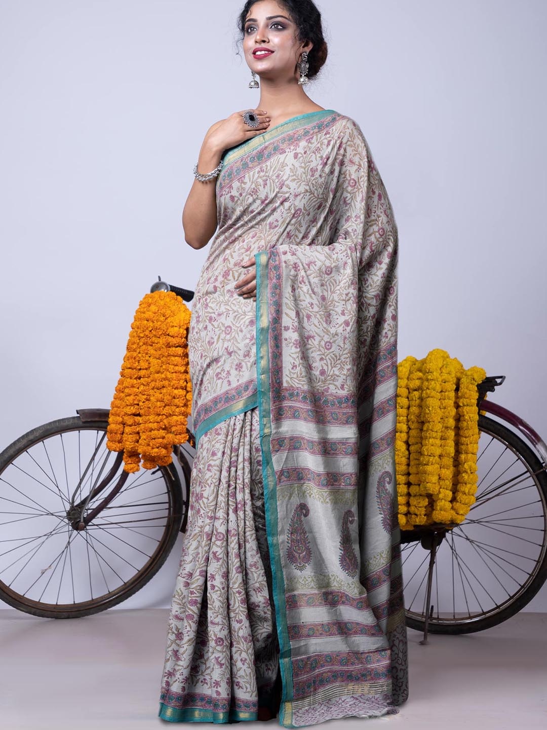 

Unnati Silks Pure Pashmina Block Printed Handloom Chanderi Saree, Grey