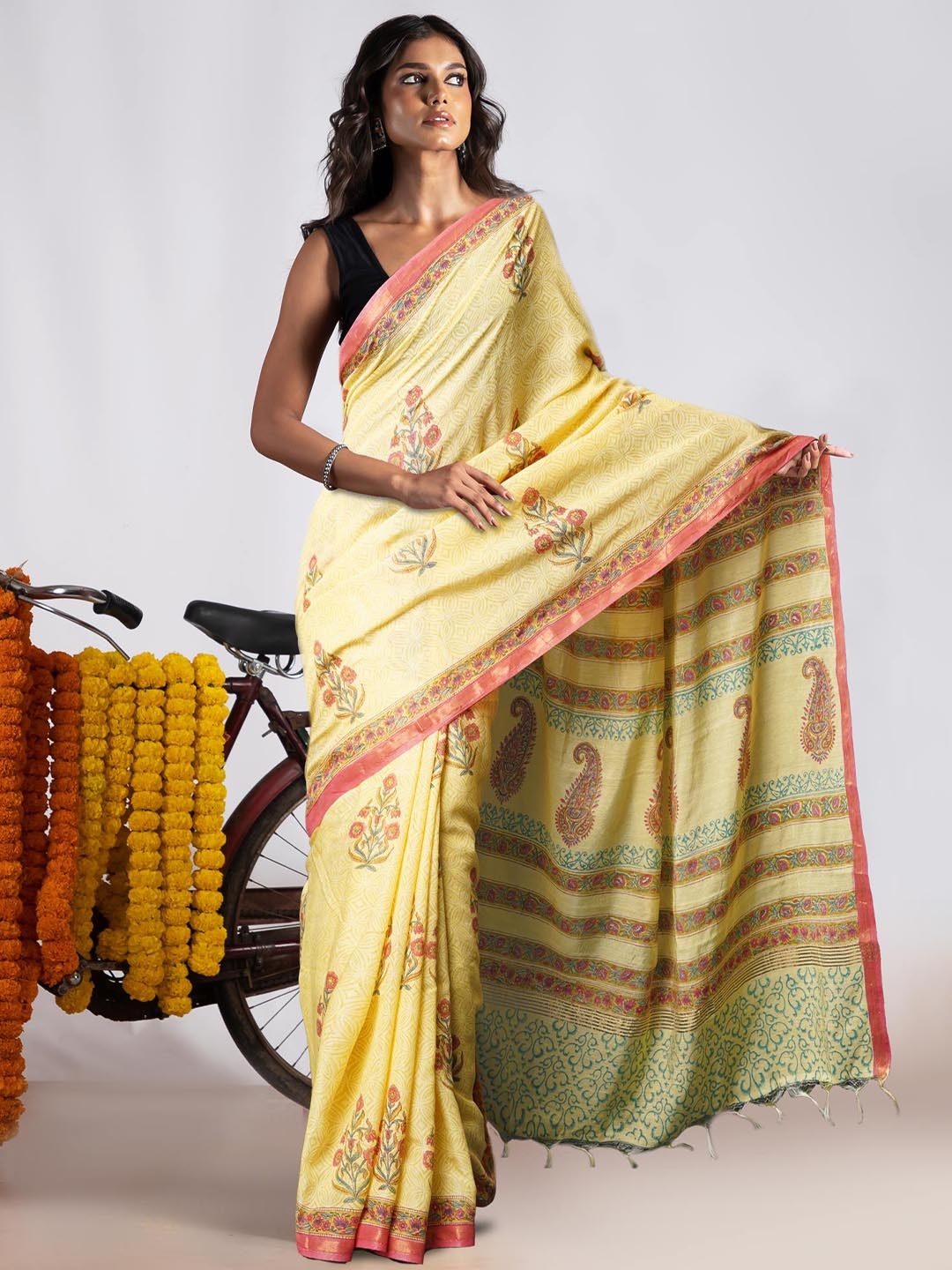 

Unnati Silks Floral Zari Silk Blend Handloom Chanderi Saree, Yellow