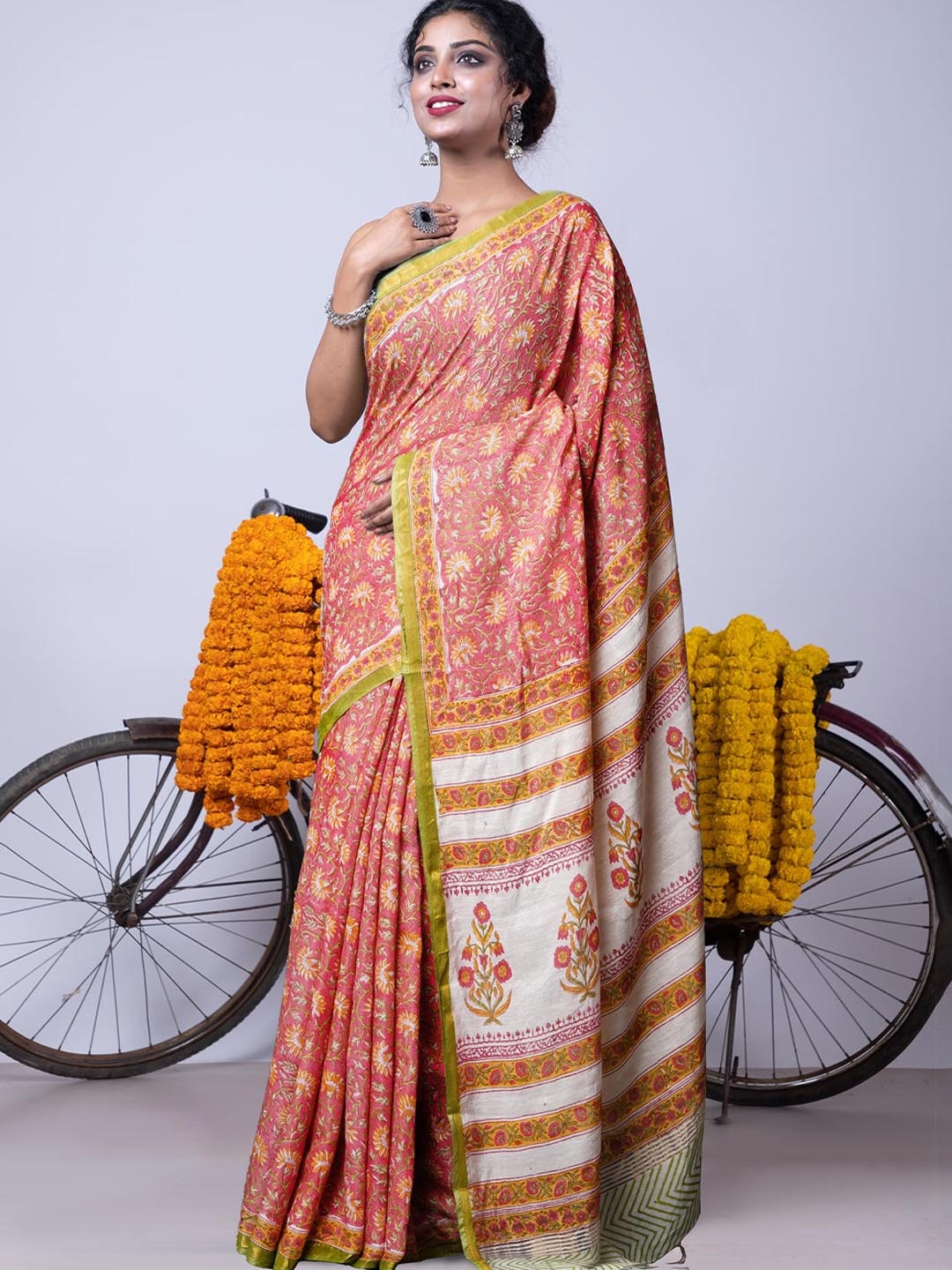 

Unnati Silks Ethnic Motifs Handloom Chanderi Saree, Pink